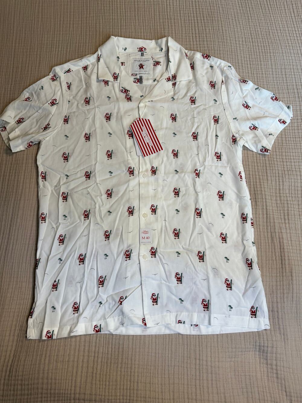 NWT Denim And Flower M Shirt Christmas Surfing Santa (B130450)